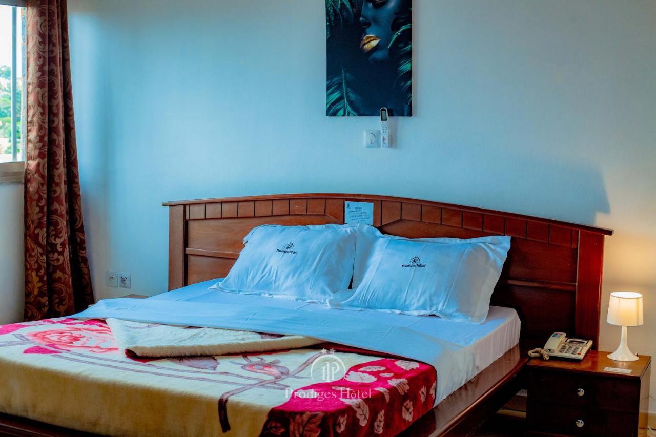 Prodiges Hôtel Yaoundé Extérieur photo