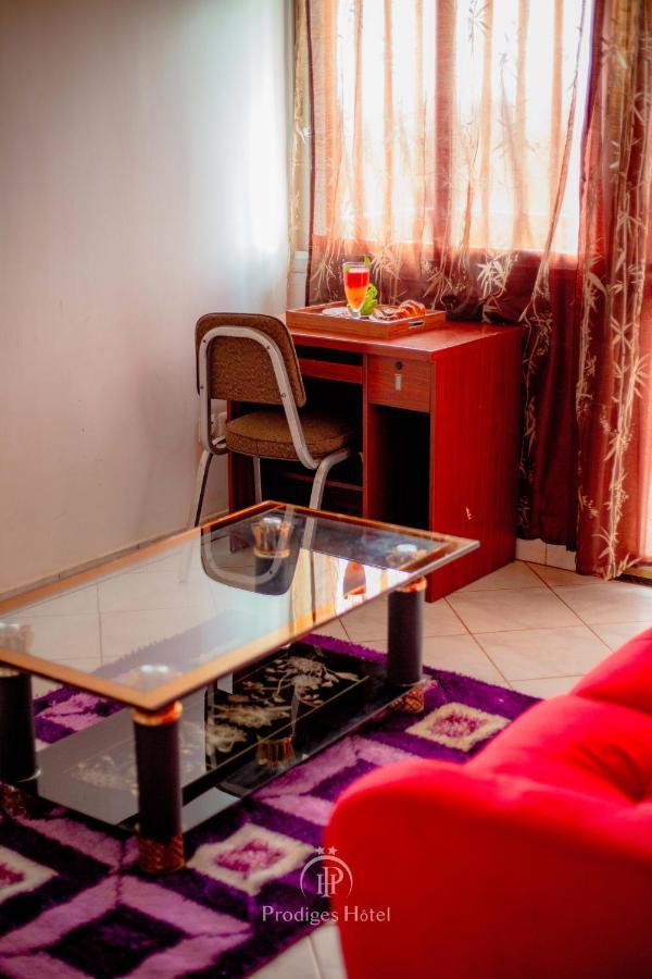 Prodiges Hôtel Yaoundé Extérieur photo