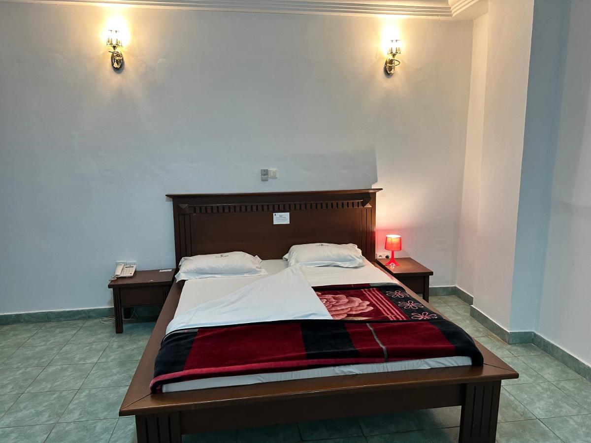 Prodiges Hôtel Yaoundé Extérieur photo